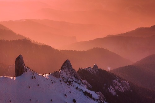 pxby-romania-mtns-winter-sunrise